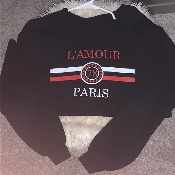 PrettyLittleThing Tops - Sweater crop top